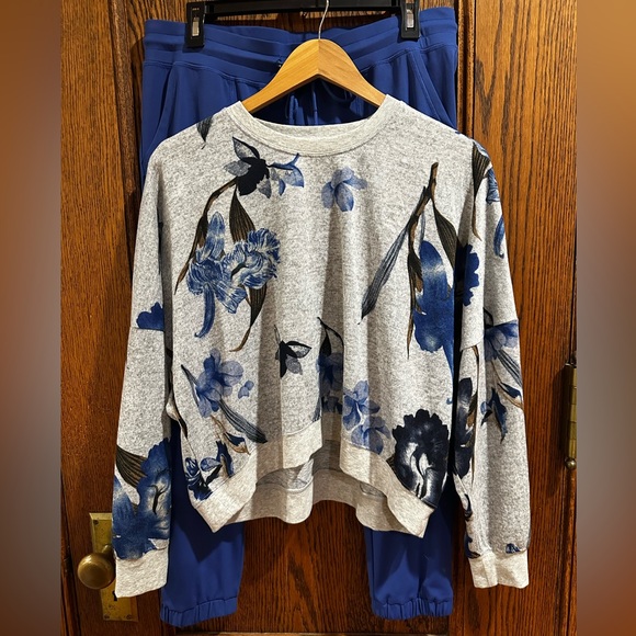 ZYIA Activewear Cropped High-Low Sweater and Unwind Joggers Set Size L (NWOT) - Picture 2 of 16